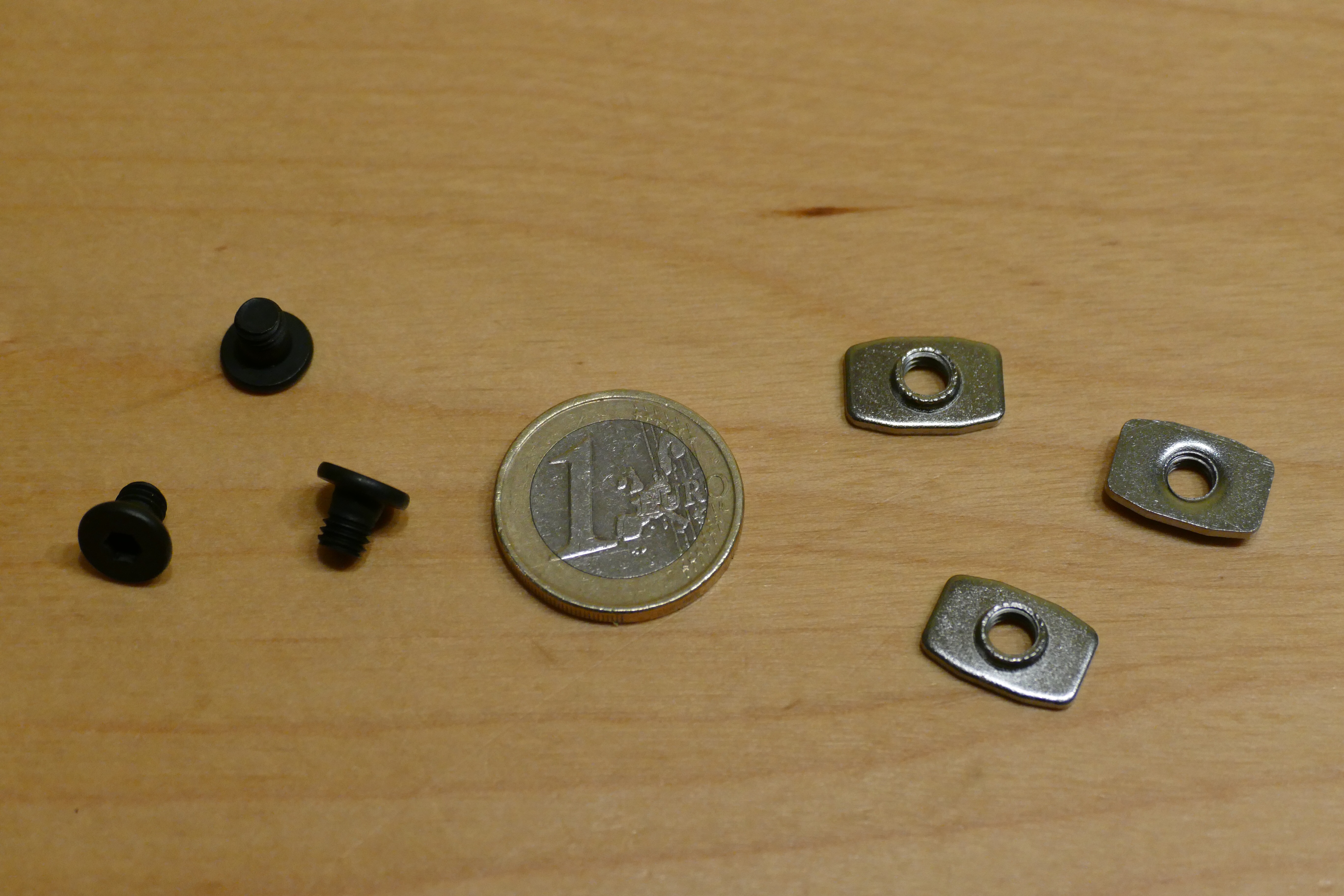 OpenBuilds Flachkopfschrauben und T-Nuten, M5x6mm, Mutter M5 (25er Pack)